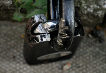 Theft angle grinder grinding padlock